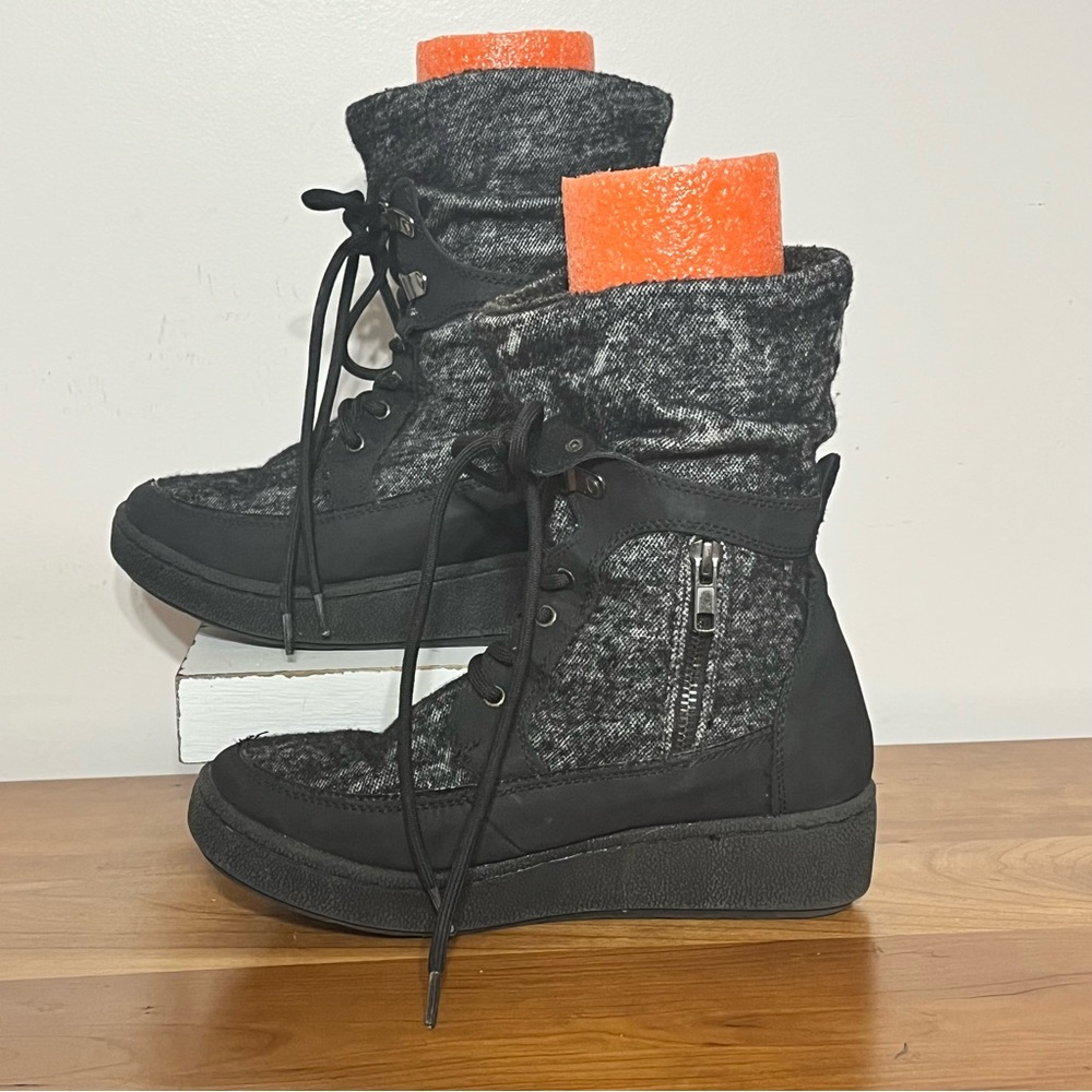 Rocket Dog Size 8 Cuffed Gray & Black Lace-Up Cloth Combat Style Ankle Boots - Picture 2 of 8